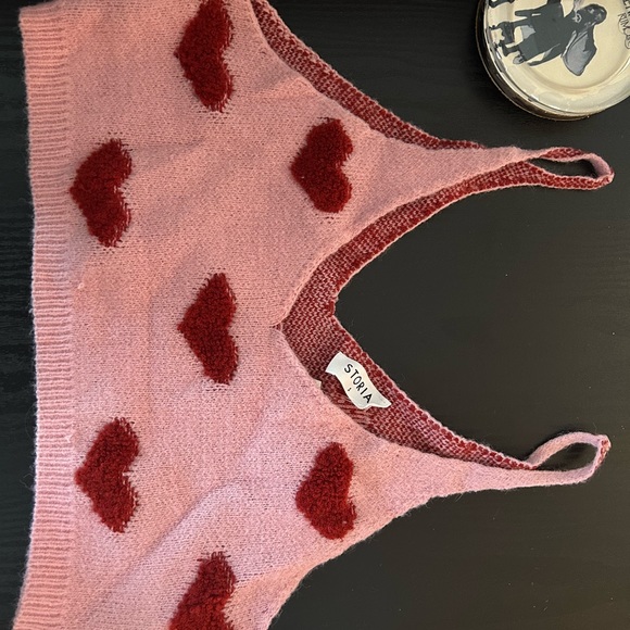 NWT - light pink and red heart sweater crop top - small - Picture 2 of 2
